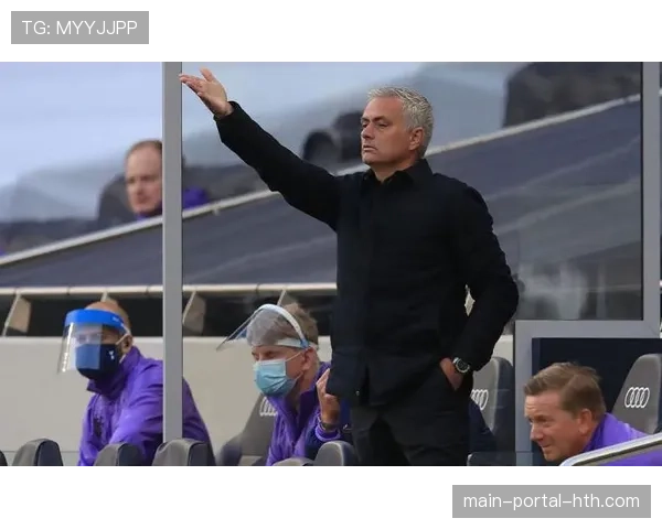 评论观点:VAR介入转换期疑似点球尺度不一,再次引发对裁判一致性的质疑